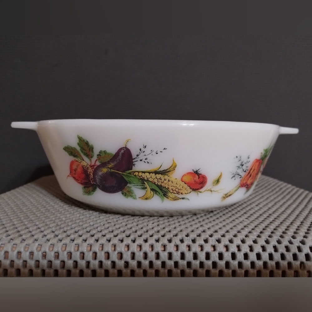 1970s Pyrex "Tuscany Market Garden" Pattern Casserole Dish Made In England